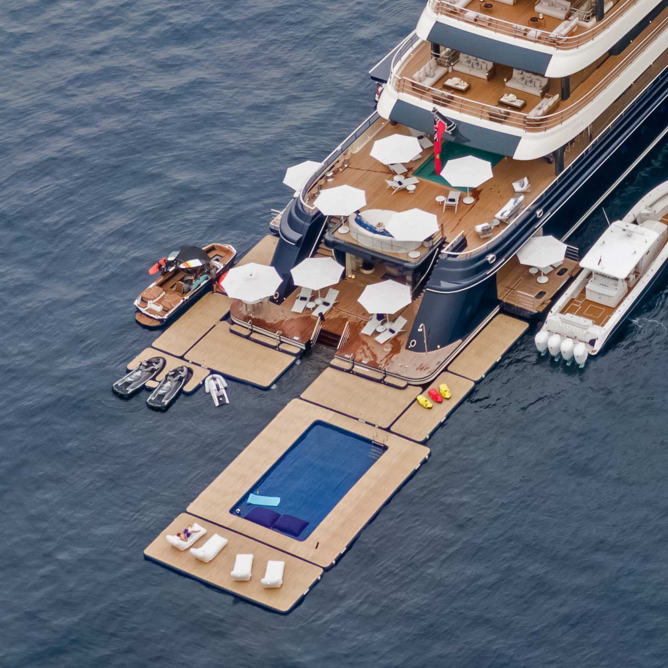 MY Here Comes The Sun Inflatable Sea Pool