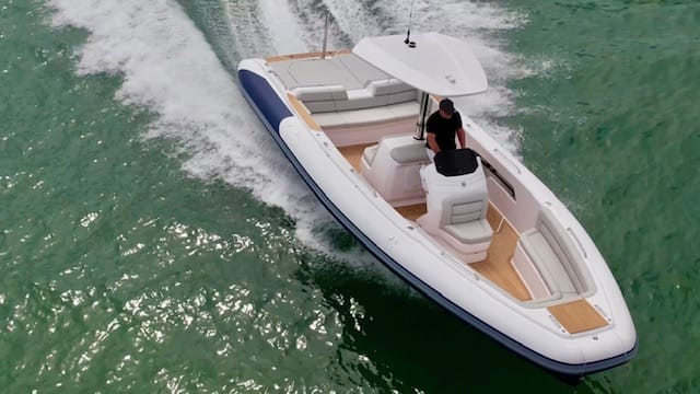 Front view of Whitmarsh SBL850 running