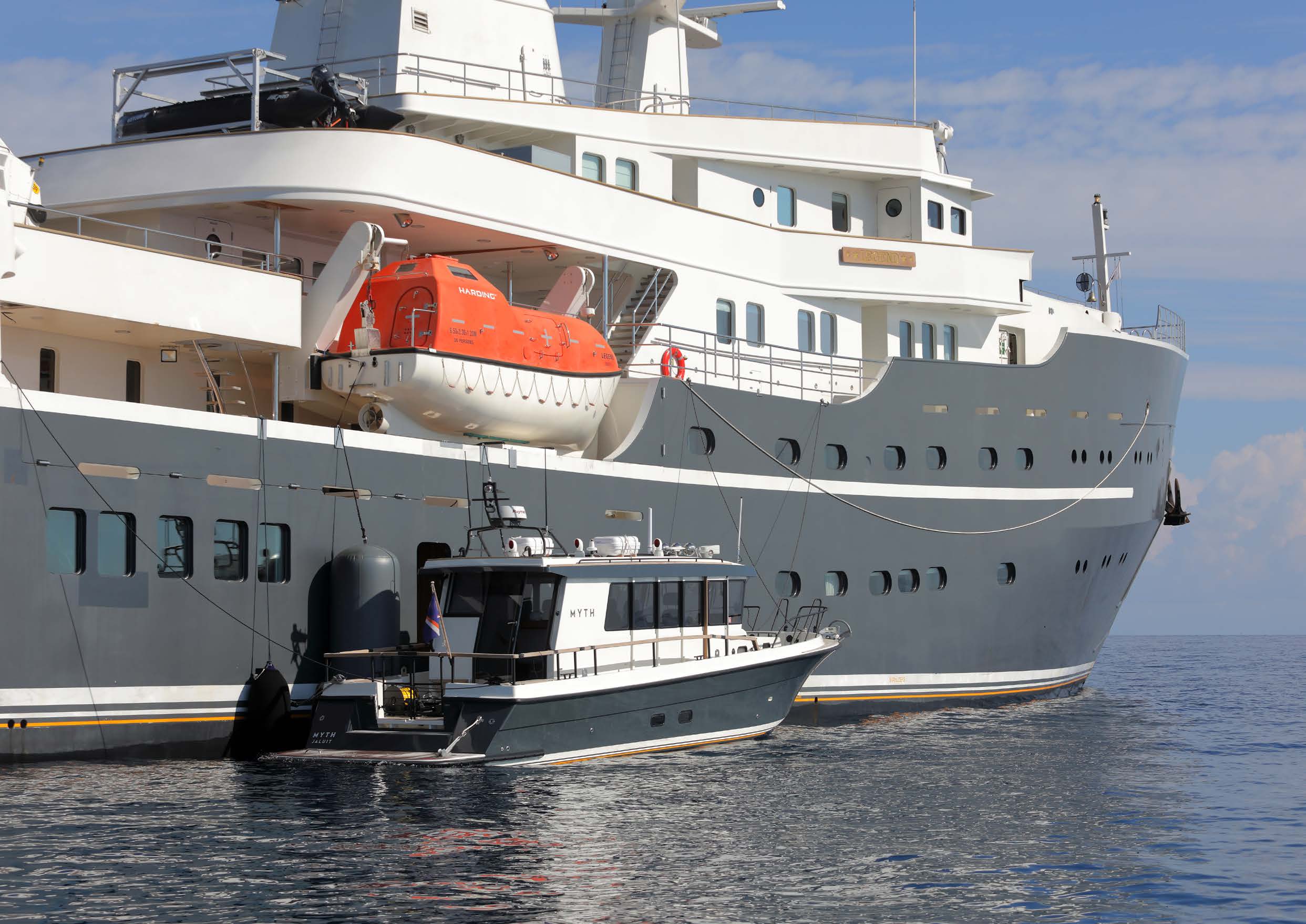 Targa alongside mothership