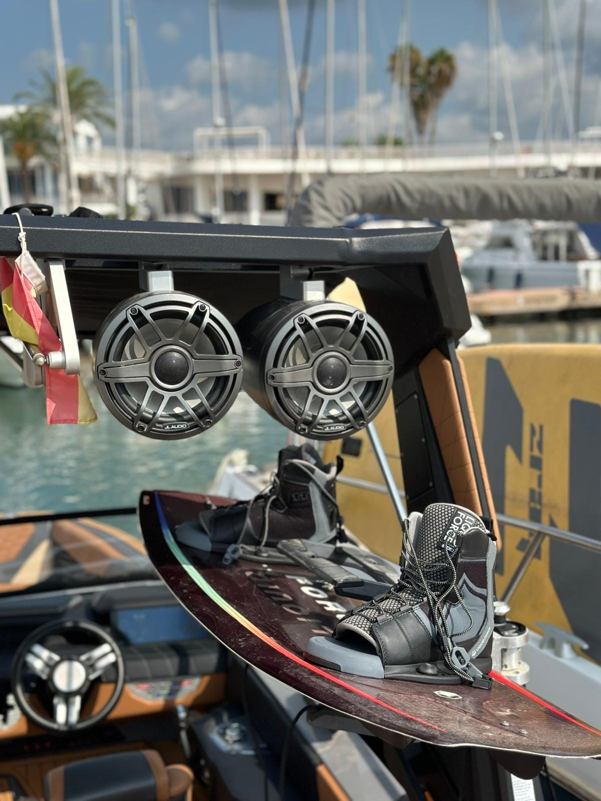 Super Air Nautique G25 Tower
